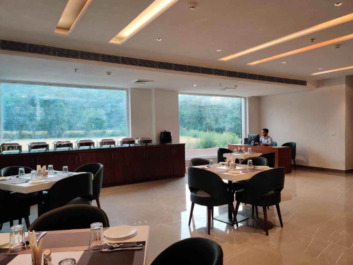 Hotel Parth Una  ภายนอก รูปภาพ