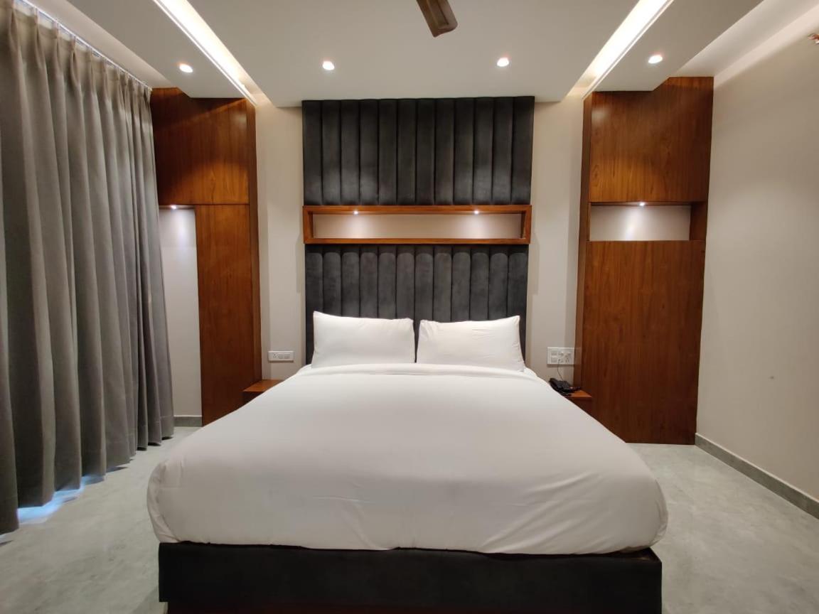 Hotel Parth Una  ภายนอก รูปภาพ